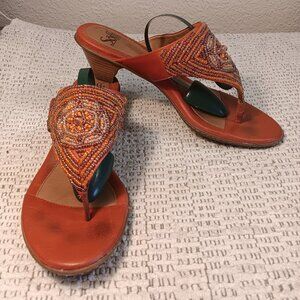 Sofft women's red leather beaded thong kitten heel sandals sz 10 Medium